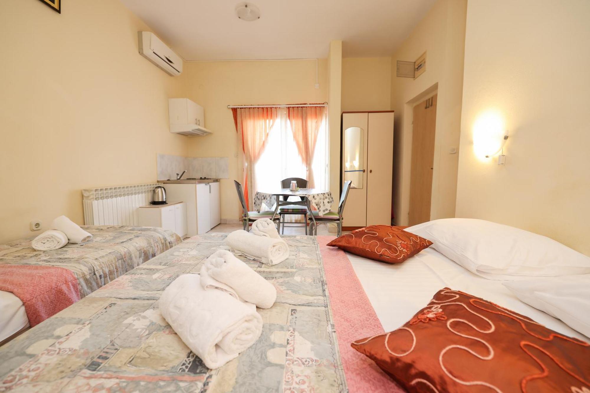 Beachfront Apartments Jermen Sukošan 外观 照片