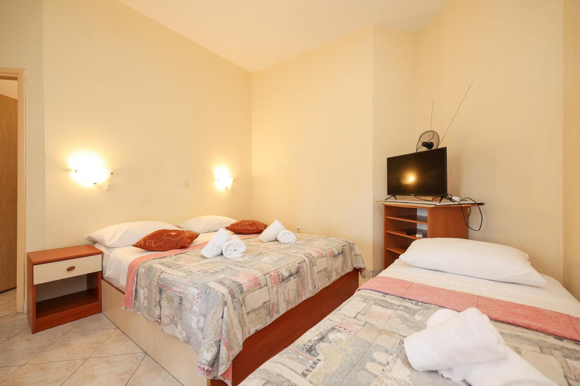 Beachfront Apartments Jermen Sukošan 外观 照片