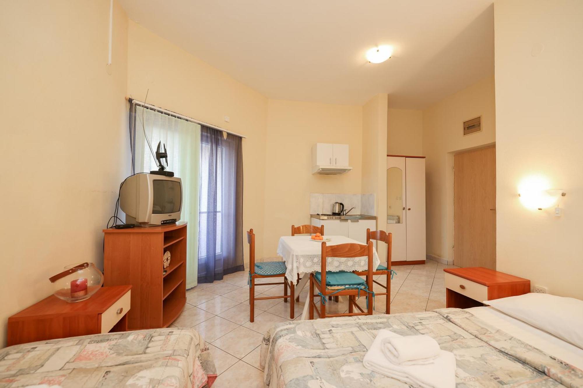 Beachfront Apartments Jermen Sukošan 外观 照片