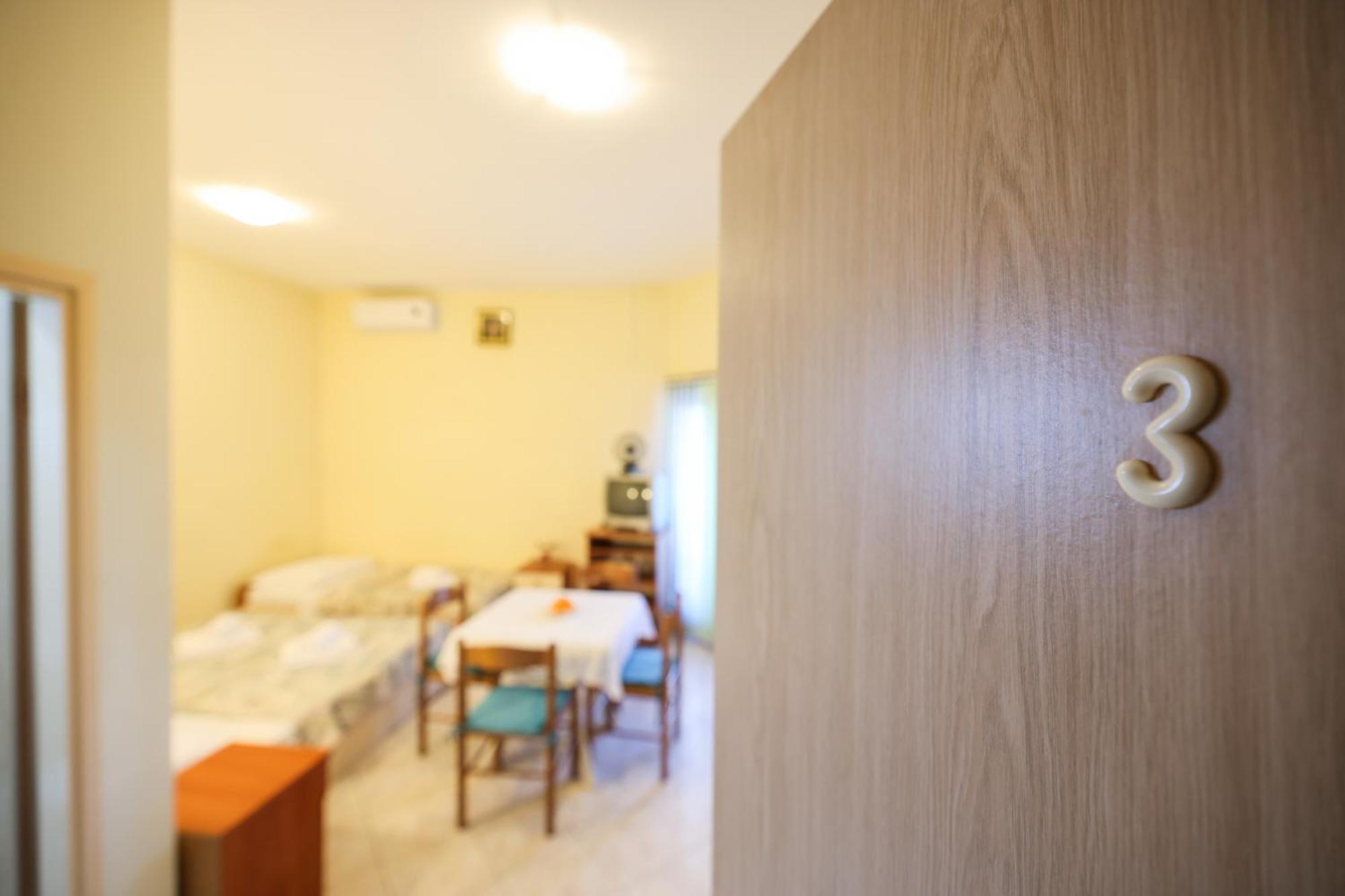 Beachfront Apartments Jermen Sukošan 外观 照片
