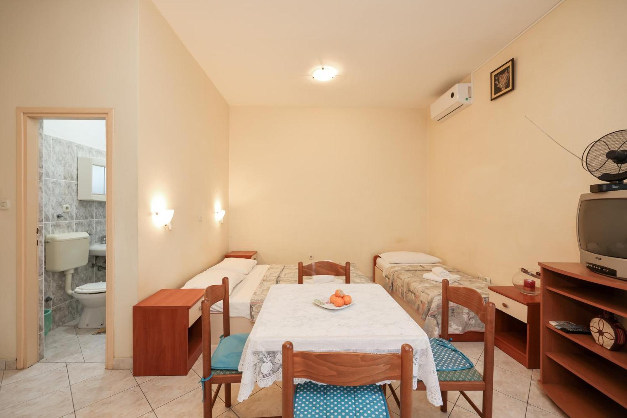 Beachfront Apartments Jermen Sukošan 外观 照片