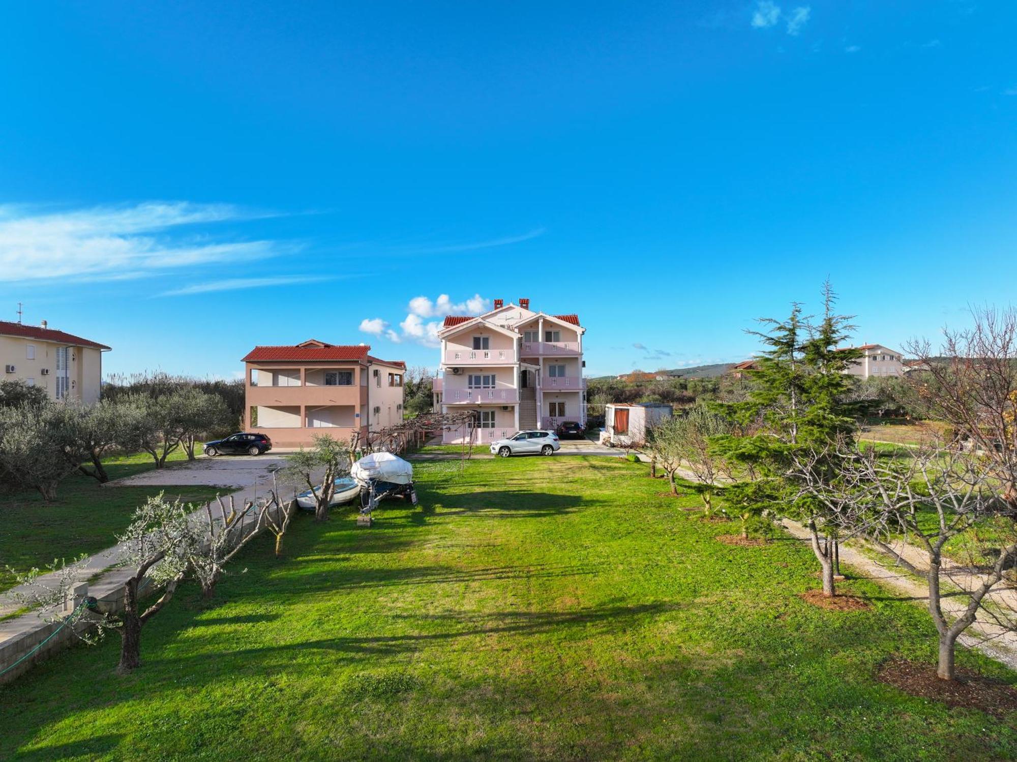 Beachfront Apartments Jermen Sukošan 外观 照片