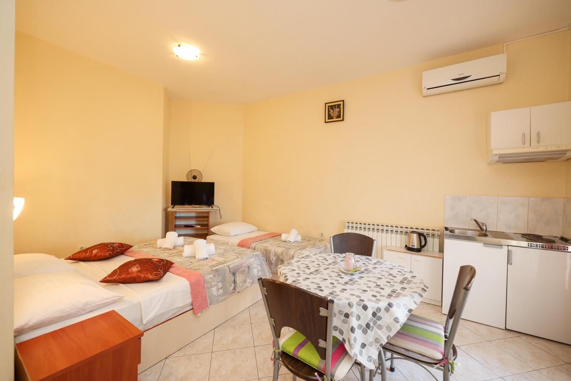 Beachfront Apartments Jermen Sukošan 外观 照片